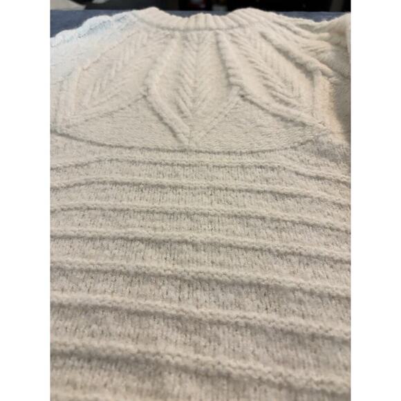 Universal Thread Women's Cream Ivory Chunky Knit Pull Over Sweater Size M - Picture 4 of 8